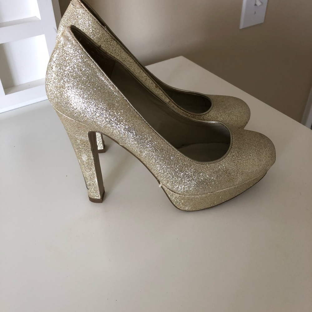Shoes - Picture 4 of 8
